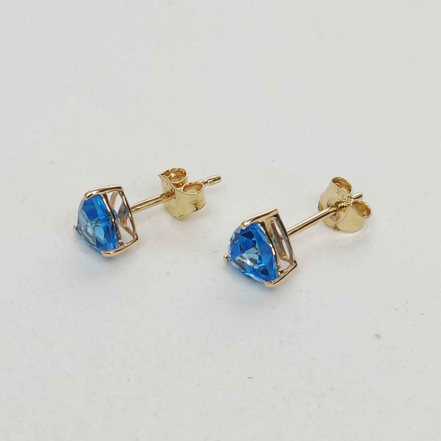 Natural Swiss Blue Topaz Stud Earring, 14K Solid Yellow Gold Swiss Blue Topaz Earring, December Birthstone, Christmas Gift, Topaz Jewelry