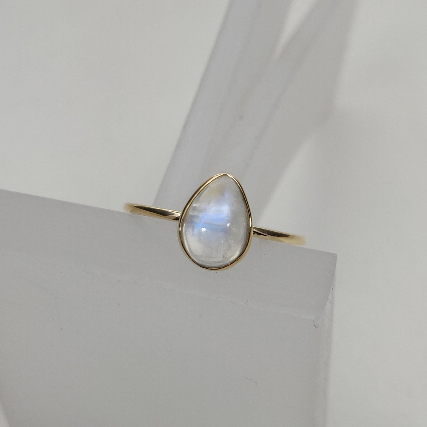 Natural Rainbow Moonstone Ring, 14K Solid Yellow Gold Blue Moonstone Ring, June Birthstone Ring, Bezel Ring, Pear Ring, Christmas Present