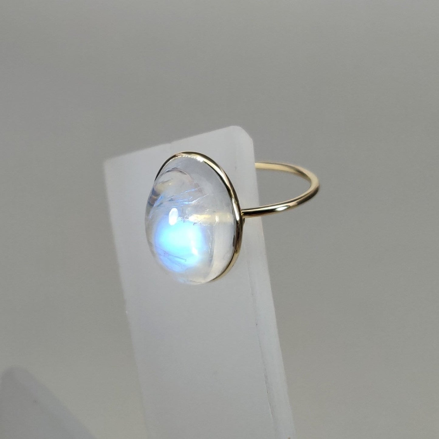 Natural  Rainbow Moonstone Ring, 14K Solid Yellow Gold Blue Moonstone Ring, June Birthstone Ring, Bezel Ring, Oval Ring, Anniversary Gift