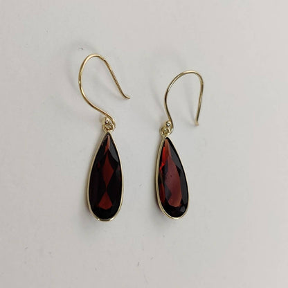 Natural Garnet 14k Solid Gold Earring, 14K Yellow Gold Garnet Earrings , January Birthstone, Birthday Present, Garnet Jewelry, Bezel Earring