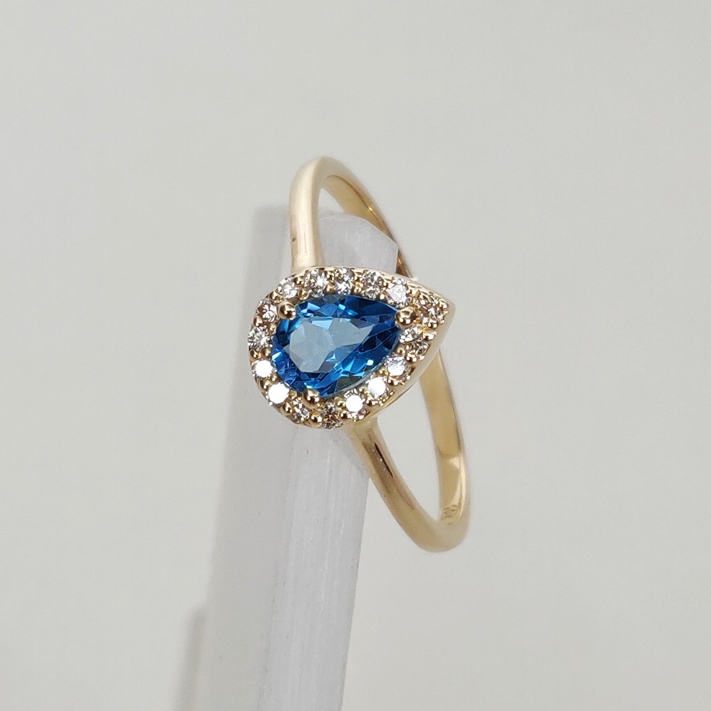 Natural Swiss Blue Topaz Diamond Ring, 14K Solid Yellow Gold Swiss Blue Topaz Ring, December Birthstone Ring, Diamond Ring, Christmas Gift