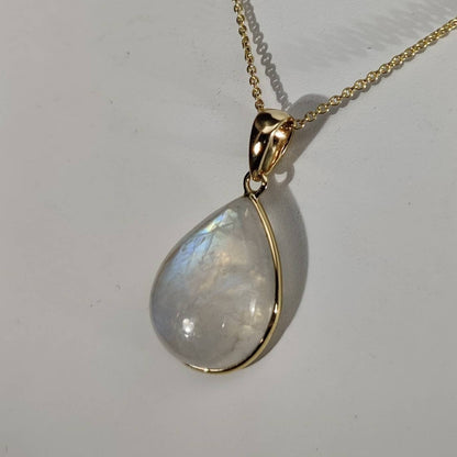 Natural Rainbow Moonstone Pendant, 14K Solid Yellow Gold Blue Moonstone Pendant, June Birthstone Pendant, Pear Pendant, Bezel Pendant,