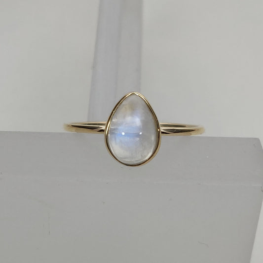 Natural Rainbow Moonstone Ring, 14K Solid Yellow Gold Blue Moonstone Ring, June Birthstone Ring, Bezel Ring, Pear Ring, Christmas Present