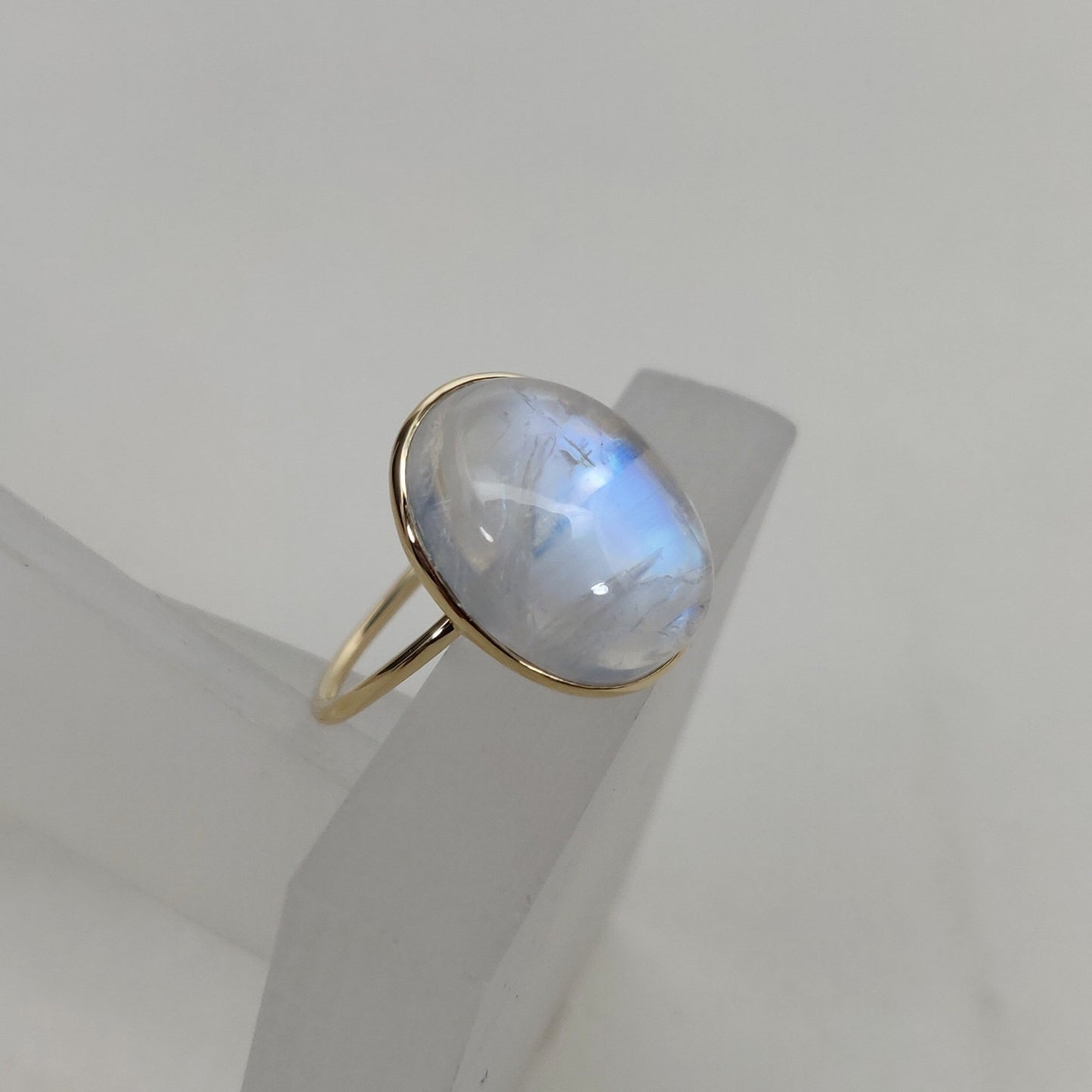 Natural  Rainbow Moonstone Ring, 14K Solid Yellow Gold Blue Moonstone Ring, June Birthstone Ring, Bezel Ring, Oval Ring, Anniversary Gift