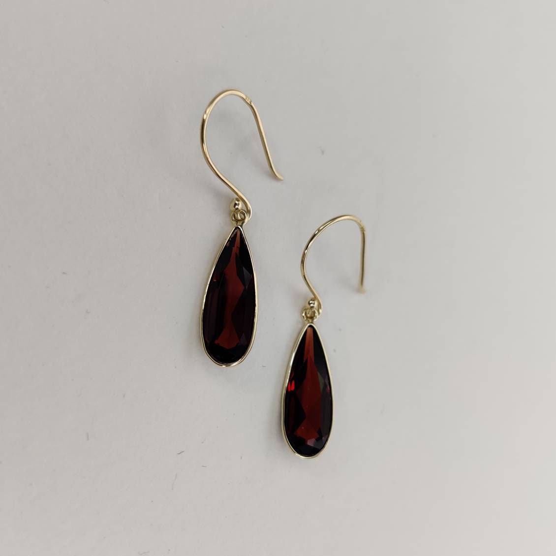 Natural Garnet 14k Solid Gold Earring, 14K Yellow Gold Garnet Earrings , January Birthstone, Birthday Present, Garnet Jewelry, Bezel Earring