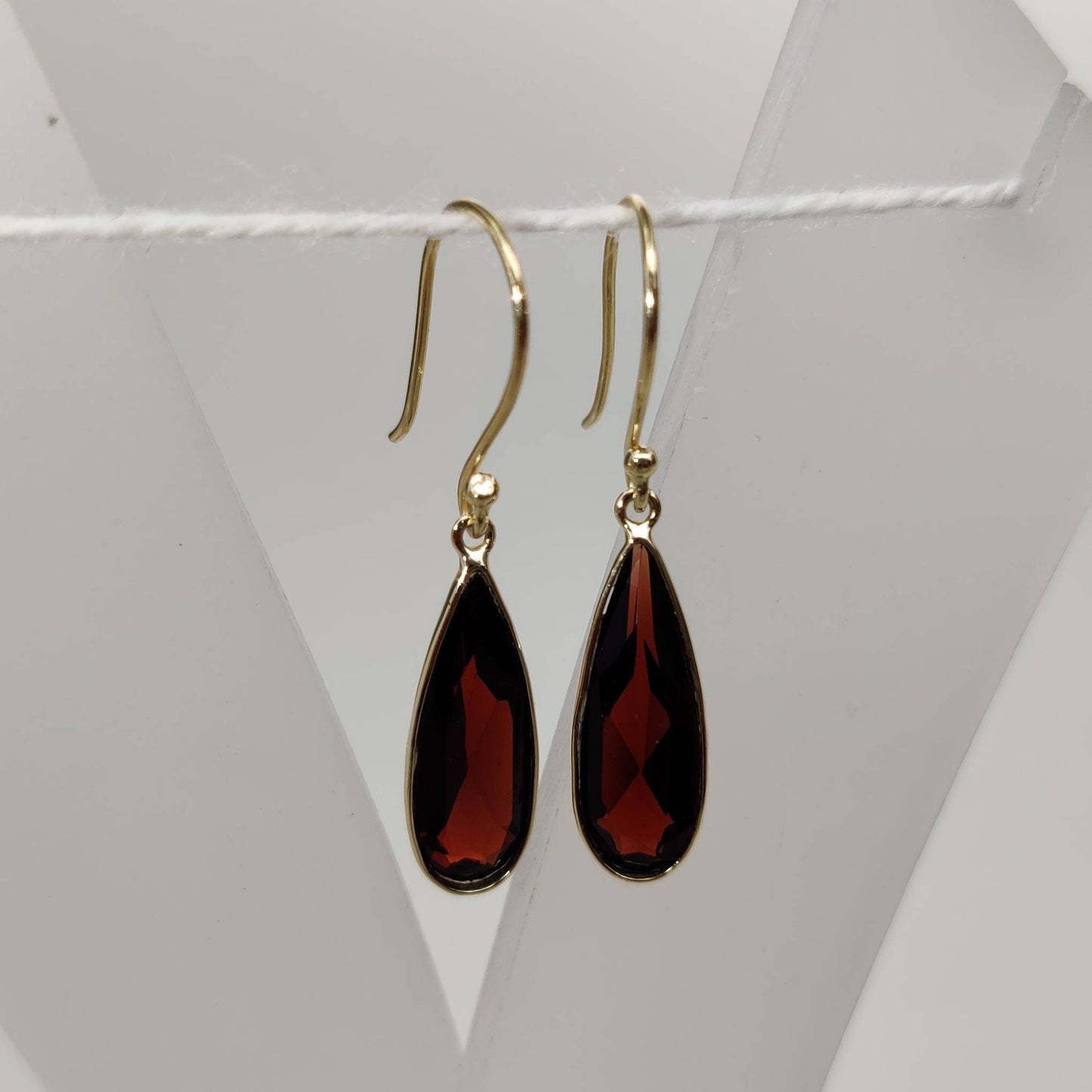 Natural Garnet 14k Solid Gold Earring, 14K Yellow Gold Garnet Earrings , January Birthstone, Birthday Present, Garnet Jewelry, Bezel Earring