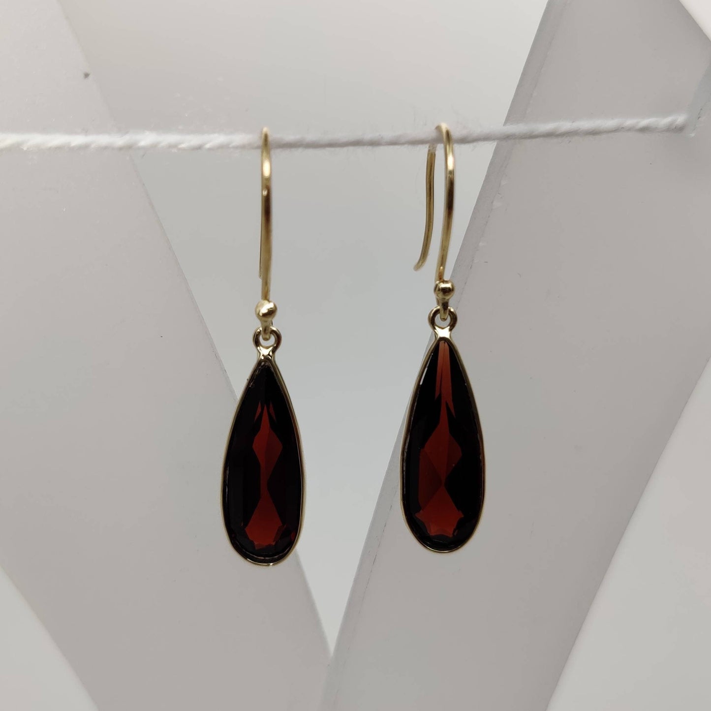 Natural Garnet 14k Solid Gold Earring, 14K Yellow Gold Garnet Earrings , January Birthstone, Birthday Present, Garnet Jewelry, Bezel Earring