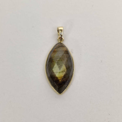 Natural Labradorite Pendant, 14K Solid Gold Labradorite Pendant, Solid Gold Bezel Pendant, November Birthstone, Christmas Gift