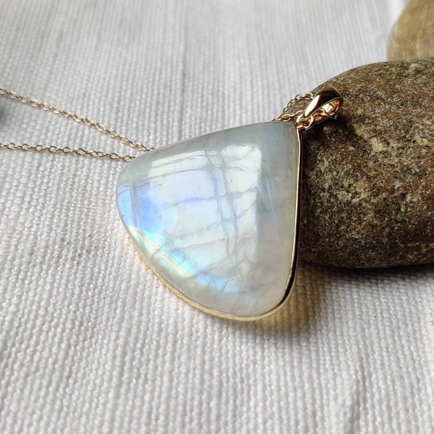 Rainbow Moonstone Necklace, Rainbow Moonstone 14K Solid Yellow Gold Pendant , Natural Rainbow Moonstone Gold Jewelry, June Birthstone