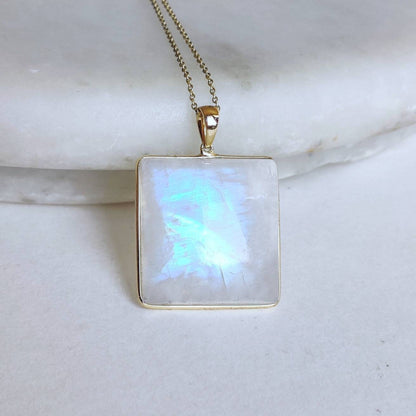 Natural Rainbow Moonstone Necklace, 14K Solid Gold Moonstone Pendant, Yellow Gold Necklace Pendant, Blue Moonstone Jewelry, June Birthstone