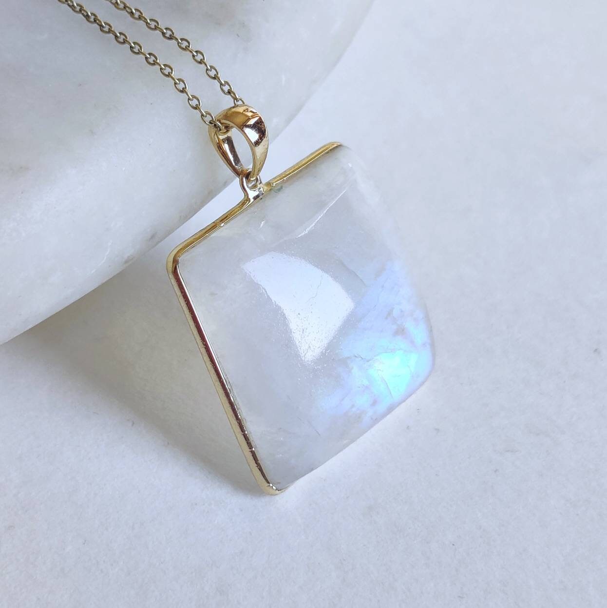 Natural Rainbow Moonstone Necklace, 14K Solid Gold Moonstone Pendant, Yellow Gold Necklace Pendant, Blue Moonstone Jewelry, June Birthstone