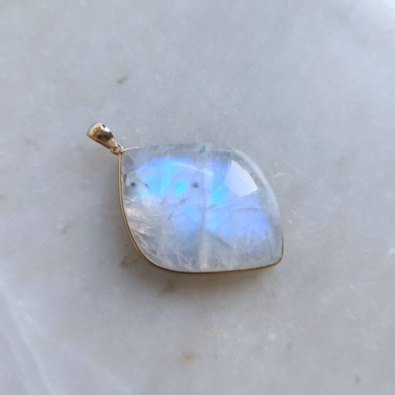 Natural Rainbow Moonstone Necklace, 14K Solid Gold Moonstone Pendant, Yellow Gold Necklace Pendant, Blue Moonstone Jewelry, June Birthstone