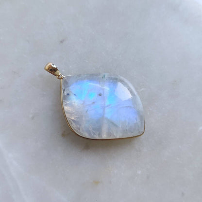 Natural Rainbow Moonstone Necklace, 14K Solid Gold Moonstone Pendant, Yellow Gold Necklace Pendant, Blue Moonstone Jewelry, June Birthstone