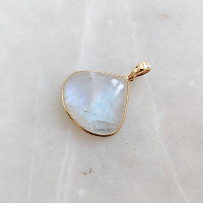 Natural Rainbow Moonstone Necklace, 14K Solid Gold Moonstone Pendant, Yellow Gold Necklace Pendant, Blue Moonstone Jewelry, June Birthstone