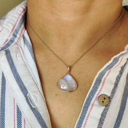 Natural Rainbow Moonstone Necklace, 14K Solid Gold Moonstone Pendant, Yellow Gold Necklace Pendant, Blue Moonstone Jewelry, June Birthstone