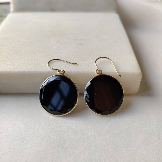 Pendientes de ónix negro en oro de 14 quilates, pendientes con bisel de ónix negro natural, pendientes de oro amarillo macizo de 14 quilates, piedra natal de diciembre, pendientes de ónix