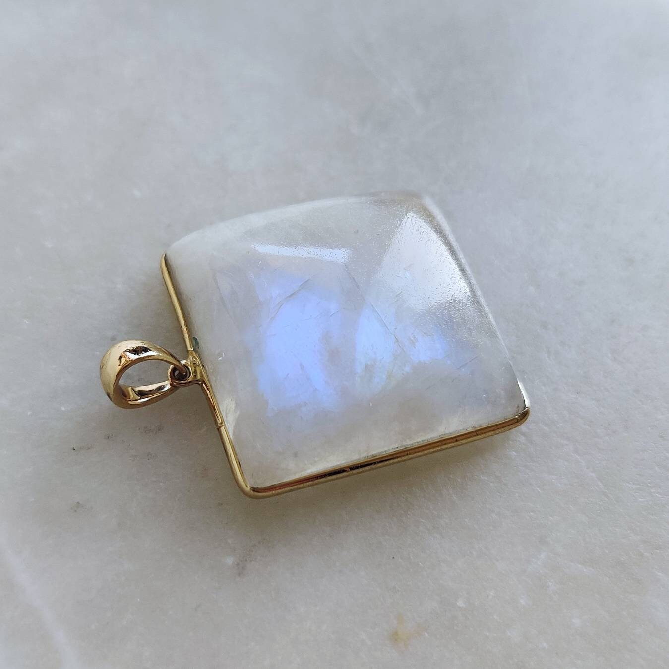 Natural Rainbow Moonstone Necklace, 14K Solid Gold Moonstone Pendant, Yellow Gold Necklace Pendant, Blue Moonstone Jewelry, June Birthstone