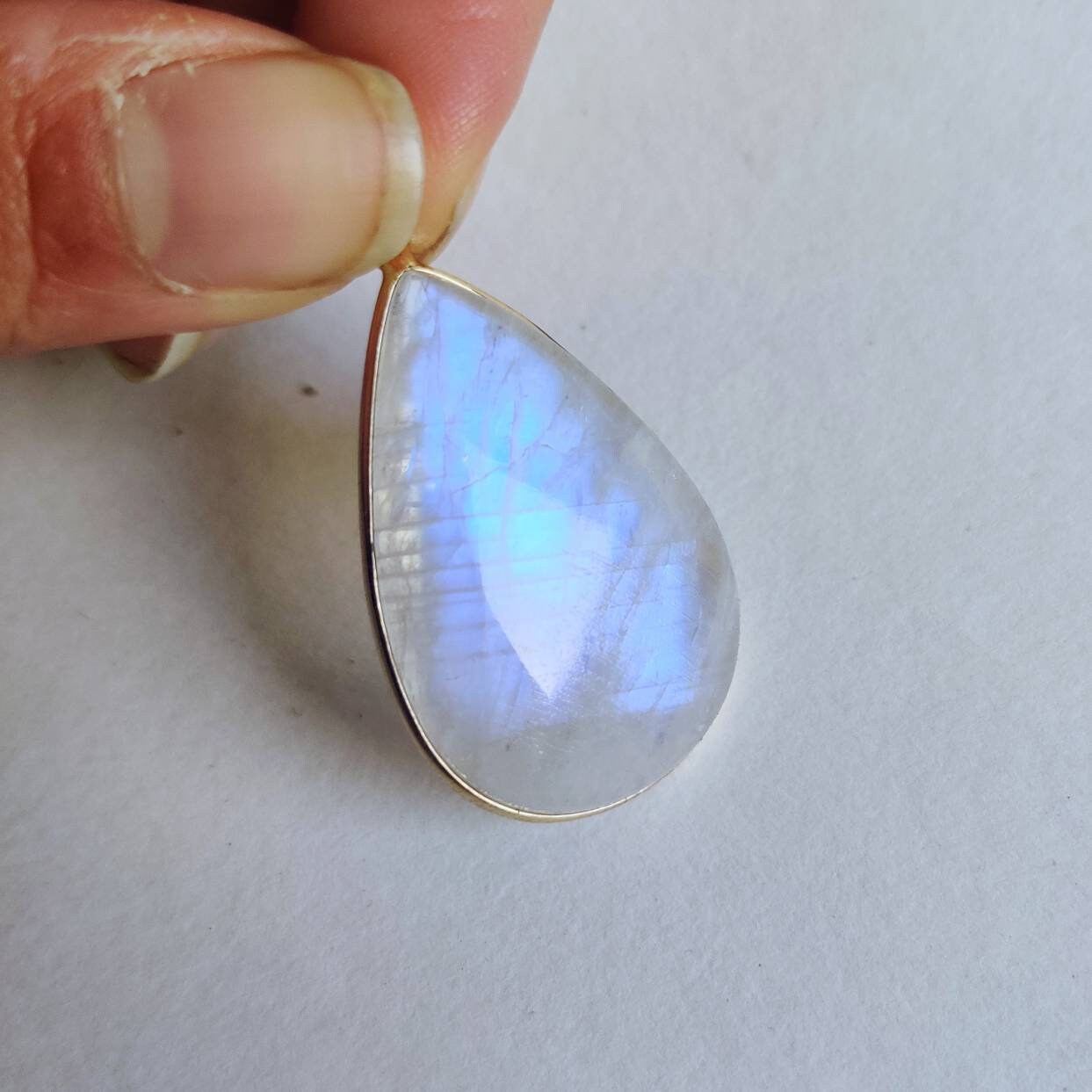 Natural Rainbow Moonstone Necklace, 14K Solid Gold Moonstone Pendant, Yellow Gold Necklace Pendant, Blue Moonstone Jewelry, June Birthstone