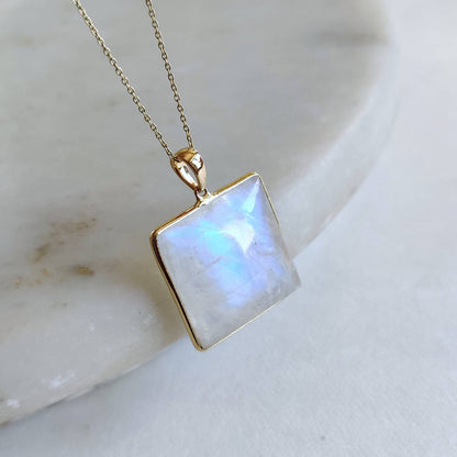 Natural Rainbow Moonstone Pendant, 14K Solid Yellow Gold Pendant, Blue Moonstone Pendant, June Birthstone Pendant, Christmas Present