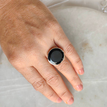 Anillo de ónix negro natural, anillo de oro macizo de 14 quilates, anillo de ónix negro de oro de 14 quilates, anillo con bisel de ónix negro natural, piedra natal de diciembre, regalo de Navidad