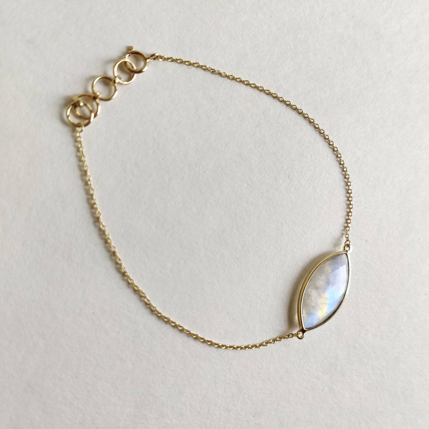 Natural Rainbow Moonstone Bracelet, 14K Yellow Gold Moonstone Bracelet, Chain Bracelet, Dainty Gemstone Bracelet, June Birthstone