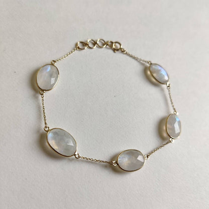 Natural Rainbow Moonstone Bracelet, 14K Yellow Gold Moonstone Bracelet, Chain Bracelet, Dainty Gemstone Bracelet, June Birthstone