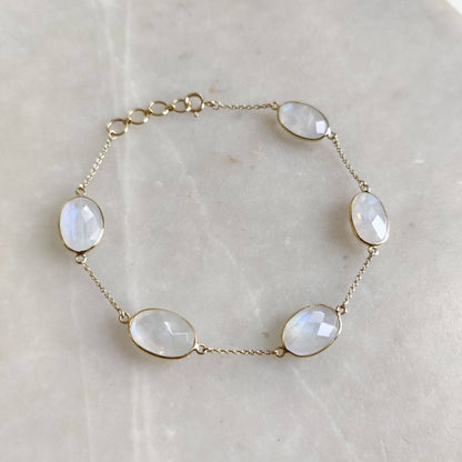 Natural Rainbow Moonstone Bracelet, 14K Yellow Gold Moonstone Bracelet, Chain Bracelet, Dainty Gemstone Bracelet, June Birthstone