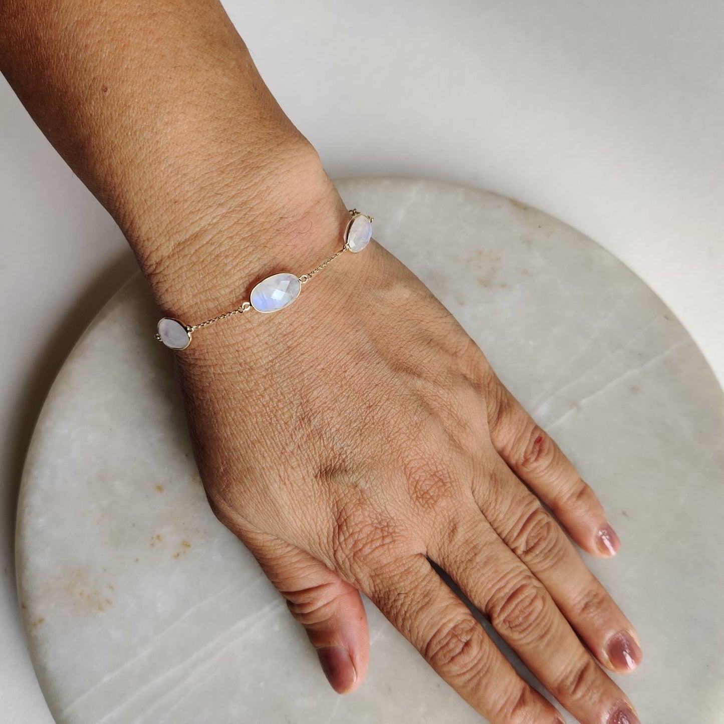 Natural Rainbow Moonstone Bracelet, 14K Yellow Gold Moonstone Bracelet, Chain Bracelet, Dainty Gemstone Bracelet, June Birthstone