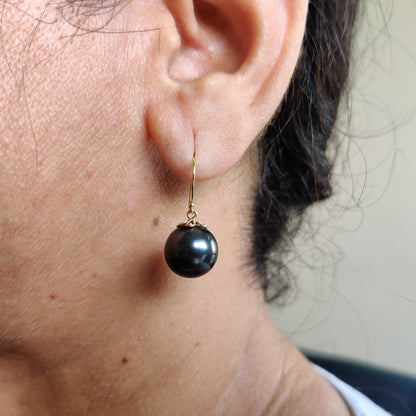 Pendientes de perla negra de oro de 14 quilates, pendientes colgantes de perla negra, pendientes de oro amarillo macizo de 14 quilates, piedra natal de junio, pendientes colgantes, joyas de perlas