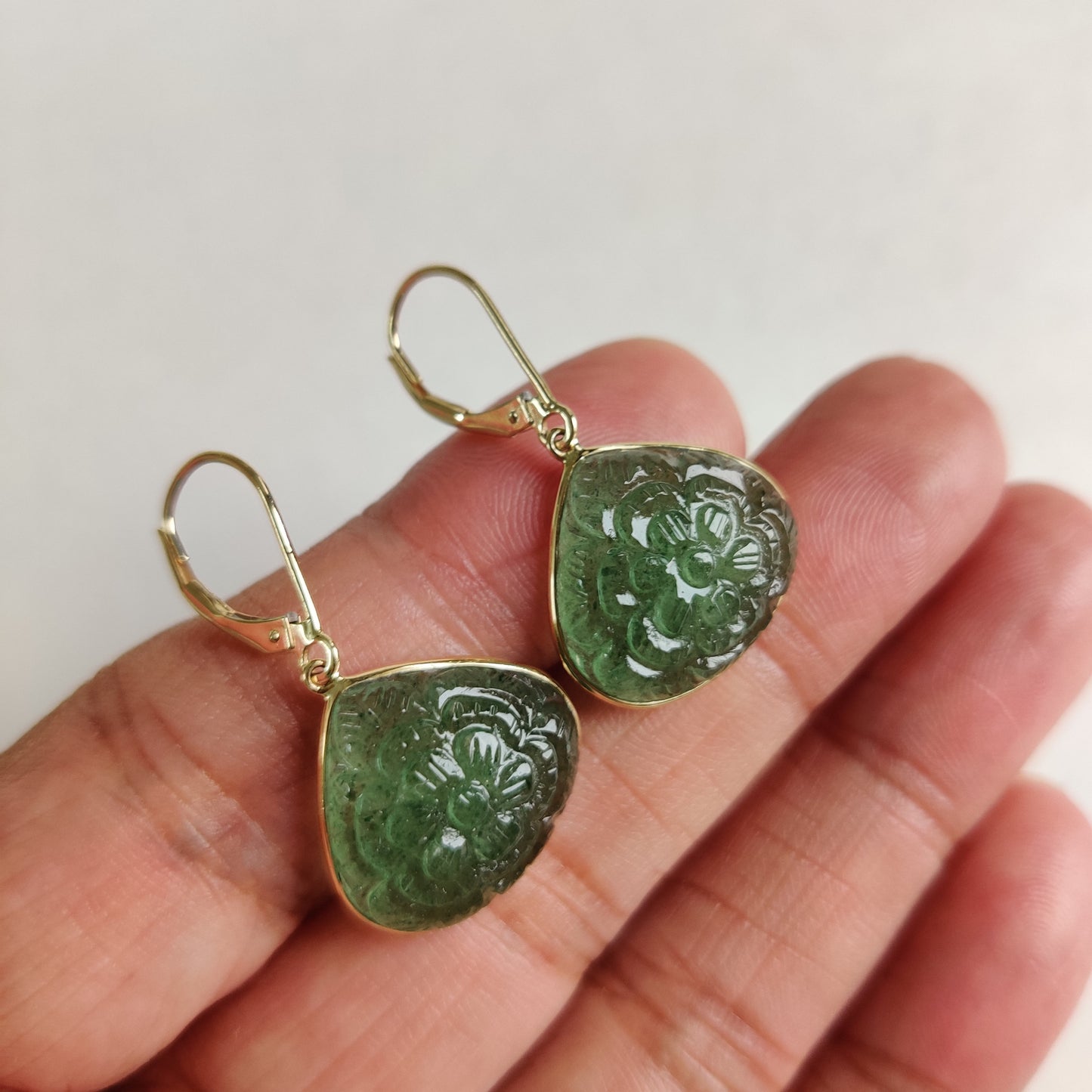 14K Gold Green Aventurine Carving Earring, Strawberry Quartz Earrings, 14K Solid Yellow Gold Earrings, May Birthstone, Carving Earrings,