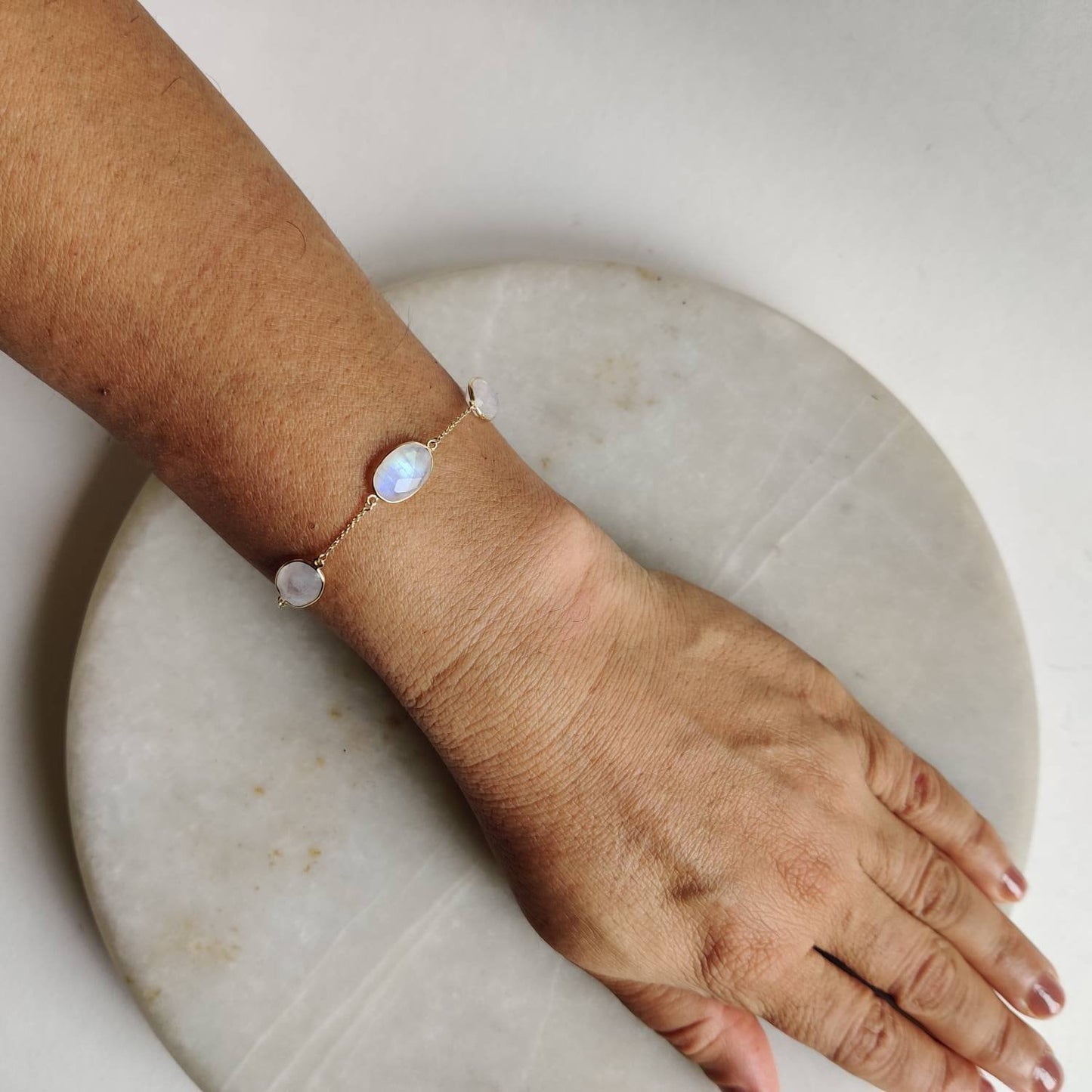 Natural Rainbow Moonstone Bracelet, 14K Yellow Gold Moonstone Bracelet, Chain Bracelet, Dainty Gemstone Bracelet, June Birthstone