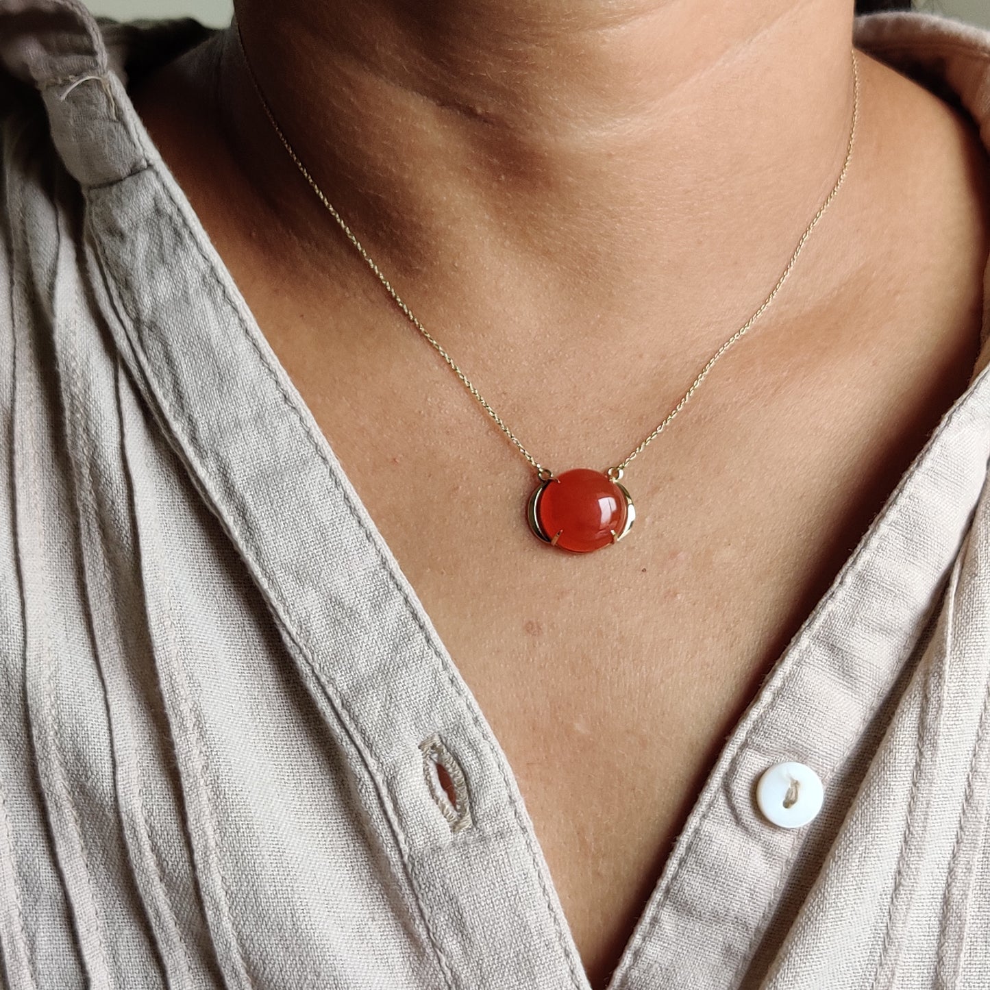 Colgante de ónix rojo natural, colgante de ónix rojo de oro macizo de 14 quilates, collar con colgante de oro macizo, piedra natal de diciembre, regalo de Navidad, colgante de punta