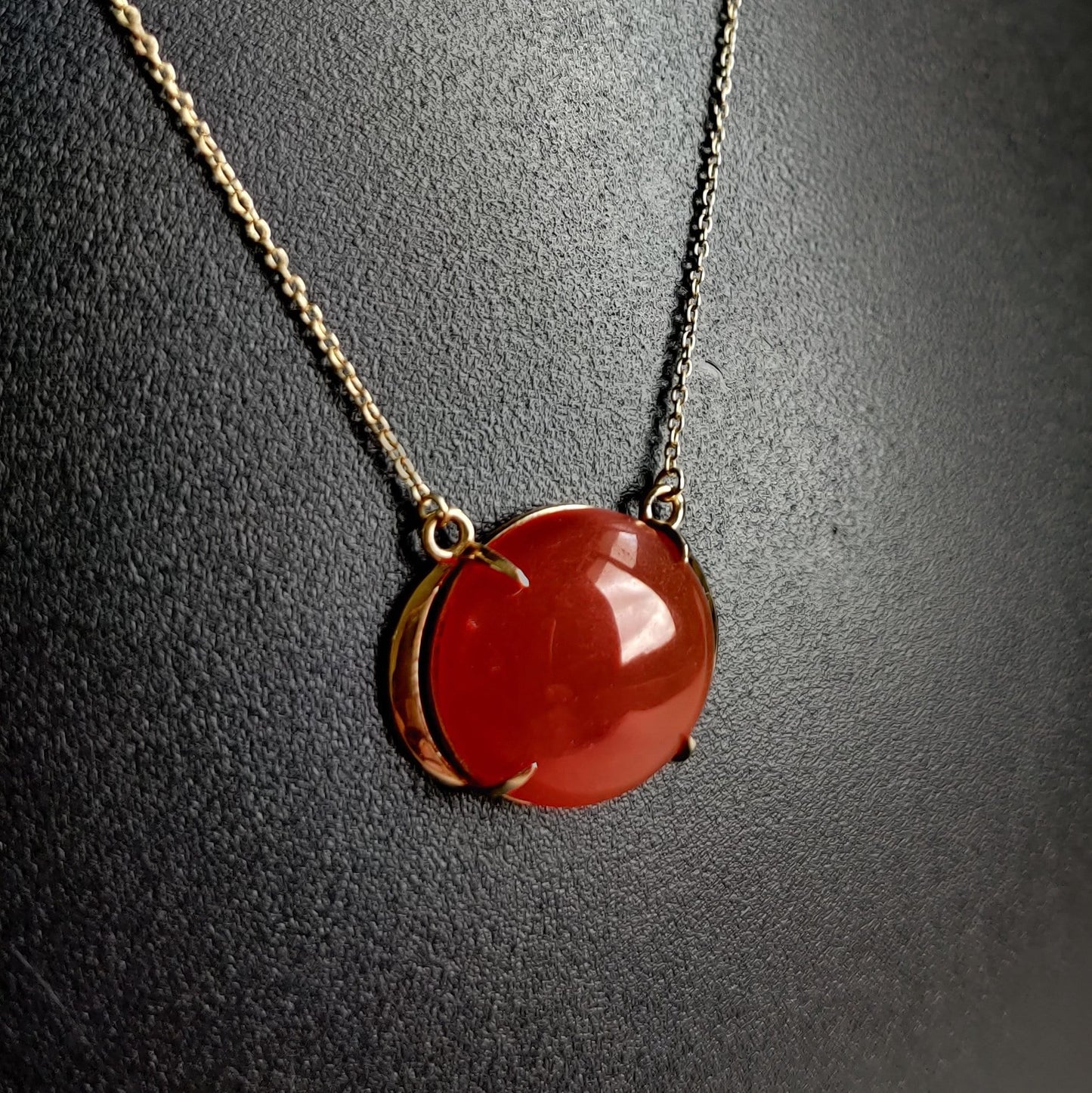 Colgante de ónix rojo natural, colgante de ónix rojo de oro macizo de 14 quilates, collar con colgante de oro macizo, piedra natal de diciembre, regalo de Navidad, colgante de punta