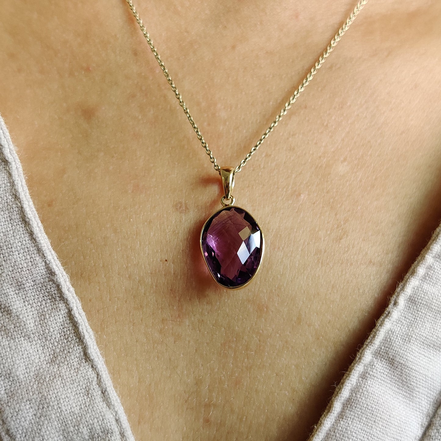 Colgante de amatista violeta natural, colgante de amatista violeta de oro macizo de 14 quilates, collar con colgante de oro macizo, piedra natal de febrero, regalo de Navidad