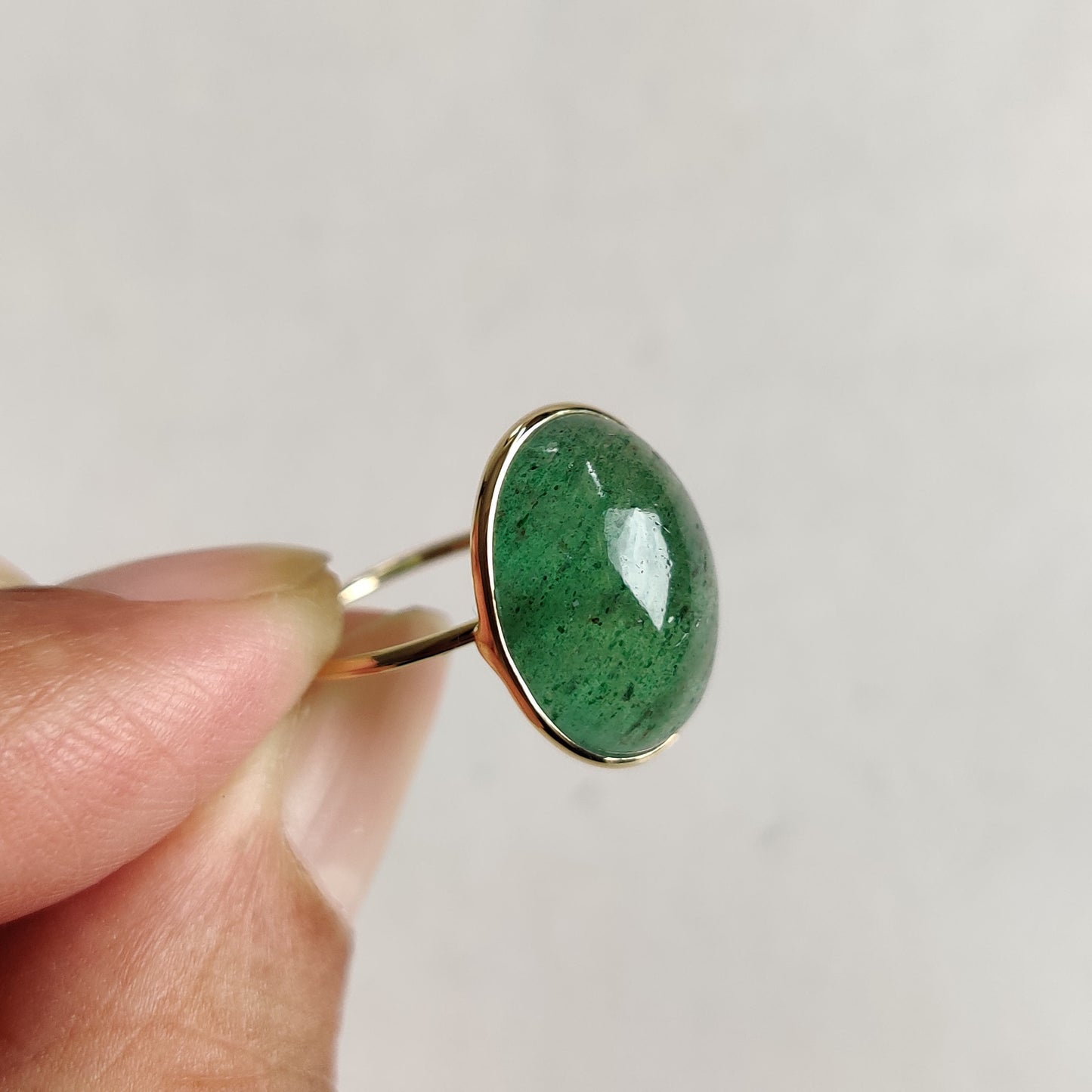 Anillo de aventurina verde natural, anillo de oro macizo de 14 quilates, anillo de cuarzo fresa de oro de 14 quilates, joyería de aventurina, joyería minimalista, piedra natal de mayo,