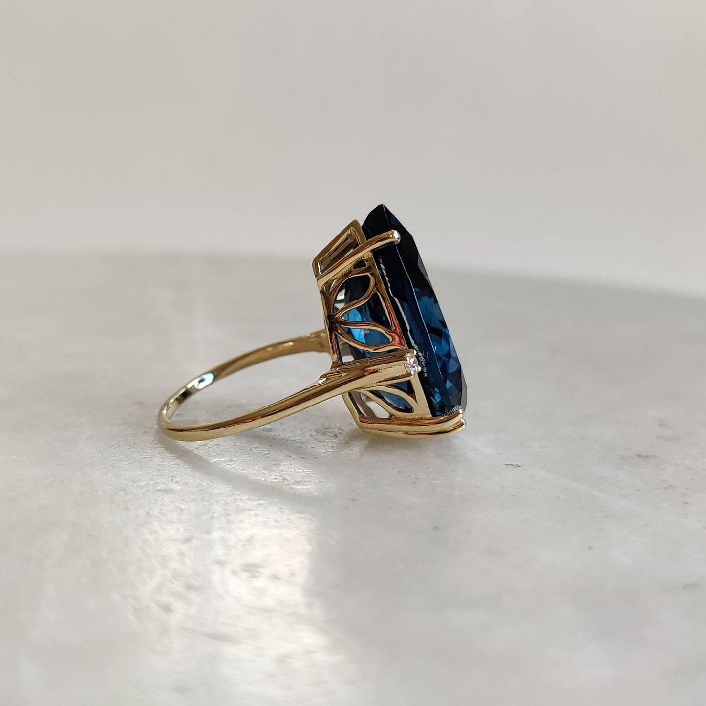 Natural London Blue Topaz Ring, 14K Solid Gold Ring, Topaz Diamond Ring,Topaz Ring, December Birthstone, Statement Ring, Topaz Diamond Ring