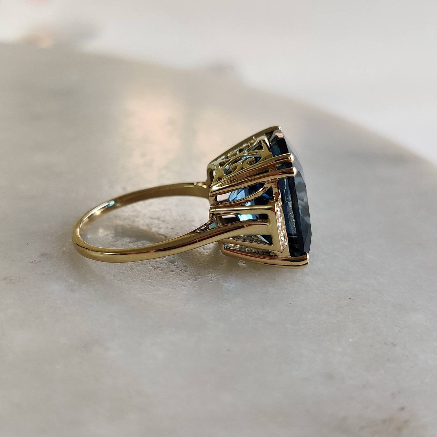 Natural London Blue Topaz Ring, 14K Solid Gold Ring, BlueTopaz Diamond Ring, December Birthstone, Statement Ring, London Blue Topaz Jewelry