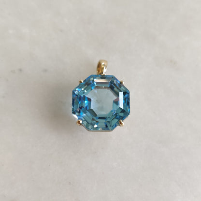 Colgante de topacio azul cielo natural, colgante de topacio azul de oro amarillo macizo de 14 quilates, colgante de punta, piedra natal de diciembre, colgante hexagonal, regalo de cumpleaños