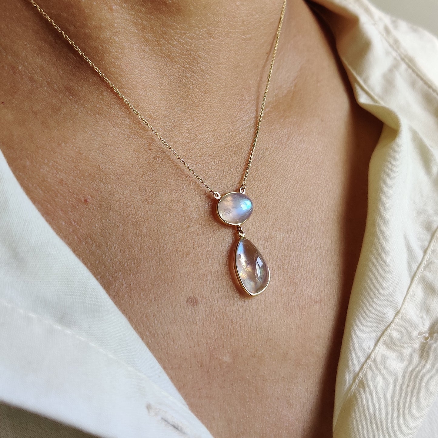 Natural Rainbow Moonstone Necklace, 14K Solid Gold Moonstone Pendant, Yellow Gold Necklace Pendant, Blue Moonstone Jewelry, June Birthstone