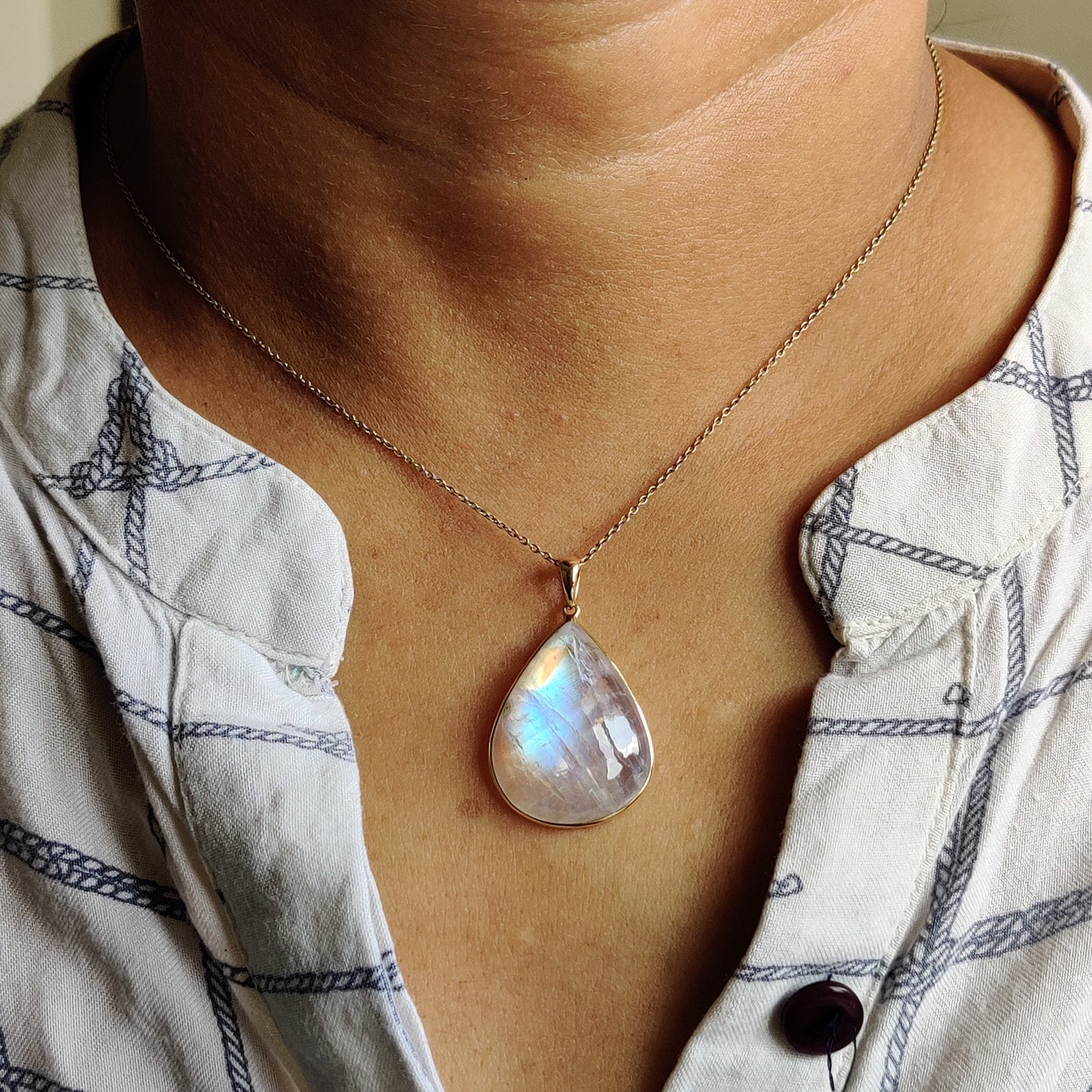 Natural Rainbow Moonstone Necklace, 14K Solid Gold Moonstone Pendant, Yellow Gold Necklace Pendant, Blue Moonstone Jewelry, June Birthstone