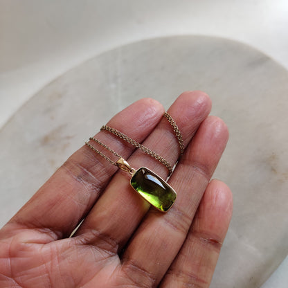 Colgante de peridoto natural, colgante de peridoto de oro macizo de 14 quilates, collar con colgante de oro macizo, piedra natal de agosto, regalo de Navidad, joyería de peridoto