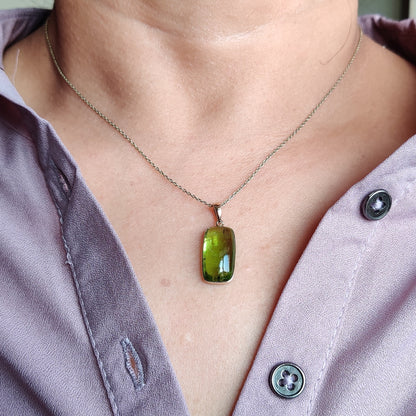 Colgante de peridoto natural, colgante de peridoto de oro macizo de 14 quilates, collar con colgante de oro macizo, piedra natal de agosto, regalo de Navidad, joyería de peridoto