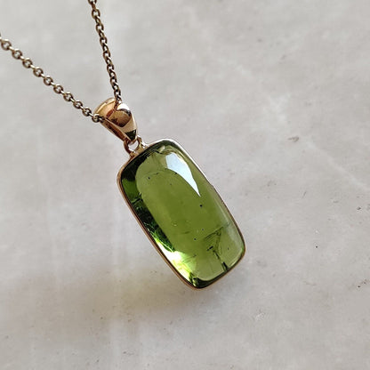 Colgante de peridoto natural, colgante de peridoto de oro macizo de 14 quilates, collar con colgante de oro macizo, piedra natal de agosto, regalo de Navidad, joyería de peridoto