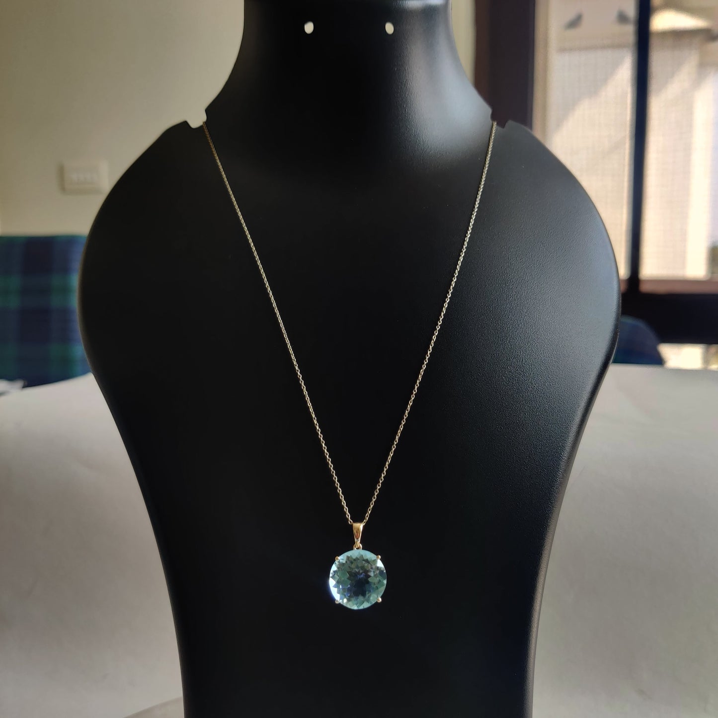 Colgante de topacio azul cielo natural, colgante de topacio azul cielo de oro amarillo macizo de 14 quilates, colgante de punta, colgante con piedra de nacimiento de diciembre, regalo de Navidad