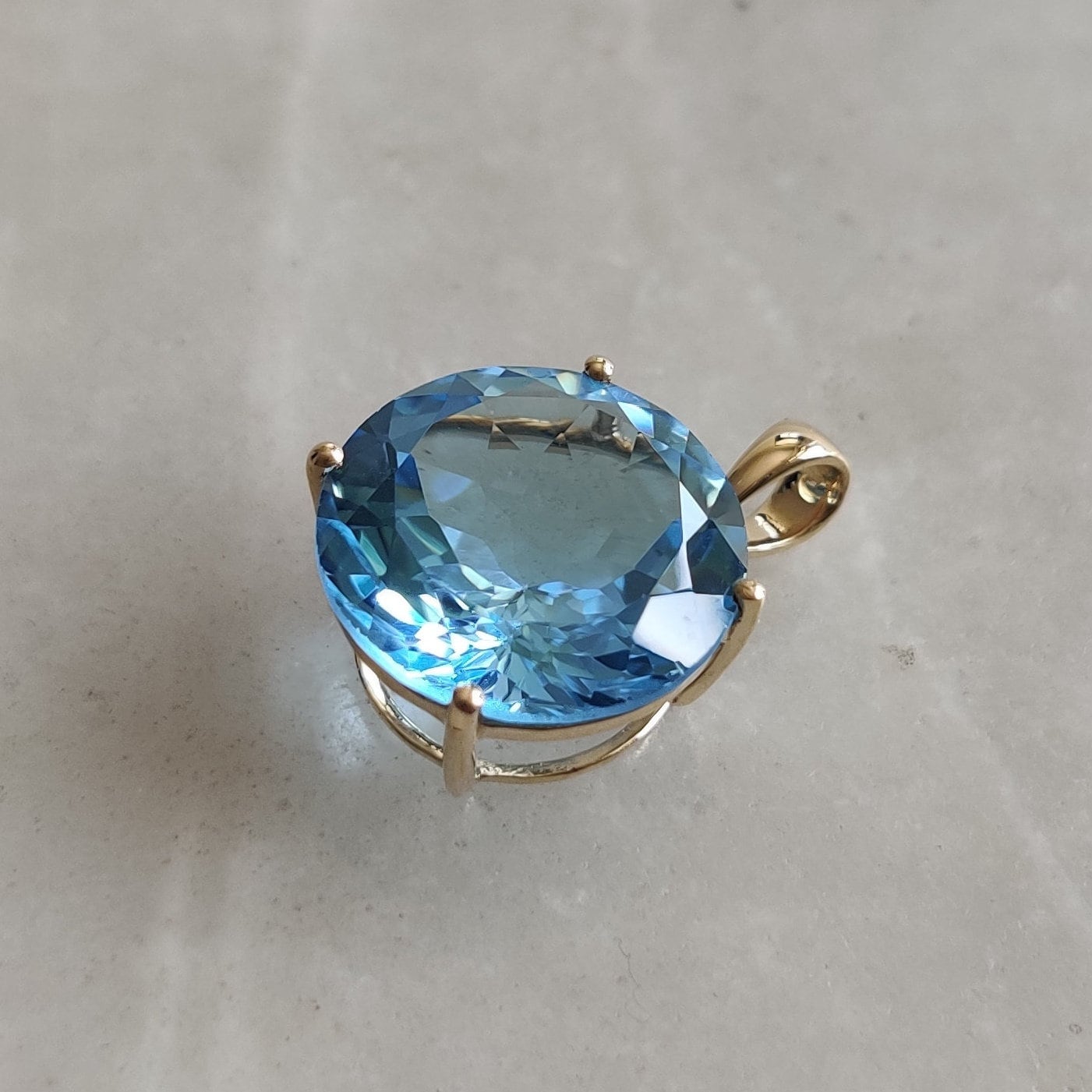 Colgante de topacio azul cielo natural, colgante de topacio azul cielo de oro amarillo macizo de 14 quilates, colgante de punta, colgante con piedra de nacimiento de diciembre, regalo de Navidad