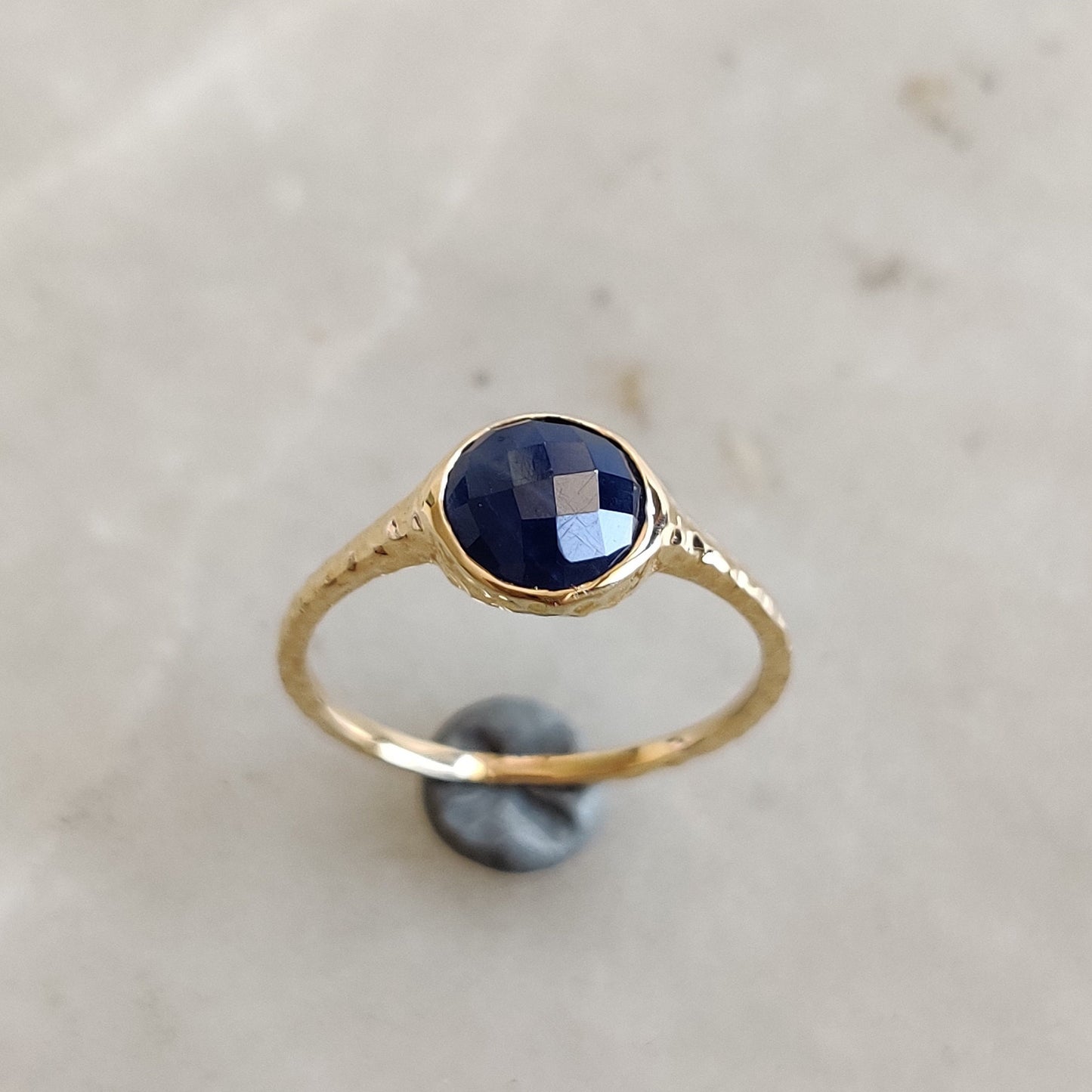 Anillo de zafiro azul natural, anillo de zafiro azul de oro amarillo macizo de 14 quilates, anillo con piedra natal de septiembre, regalo de Navidad, joyería de zafiro azul