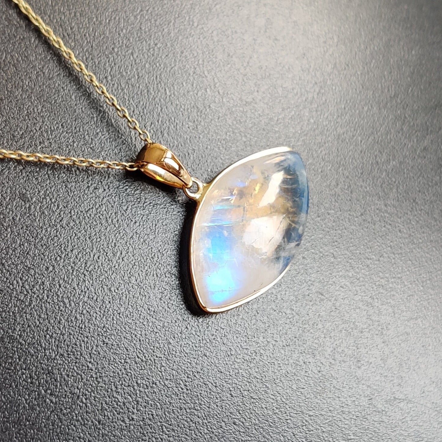 Rainbow Moonstone Necklace, Rainbow Moonstone 14k solid Gold Pendant Necklace, Natural Rainbow Moonstone Gold Jewelry, June Birthstone