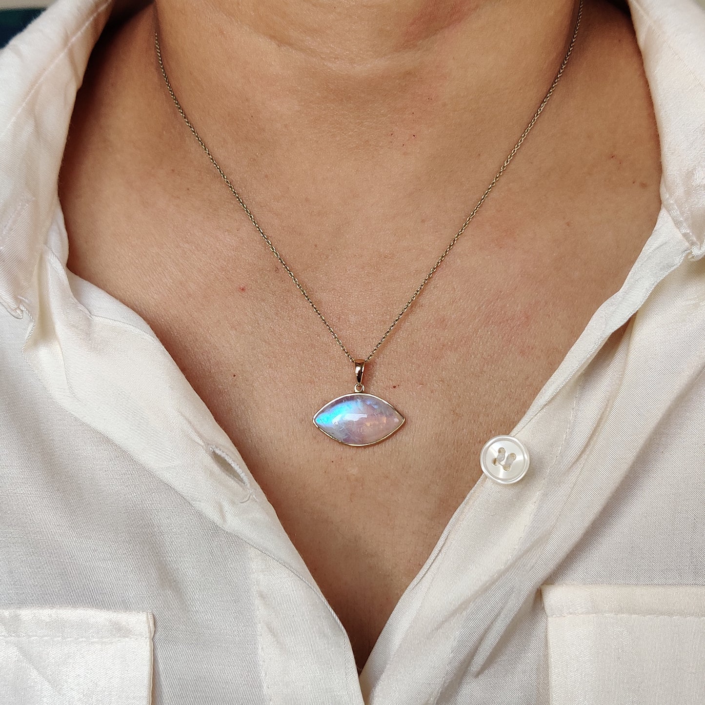 Rainbow Moonstone Necklace, Rainbow Moonstone 14k solid Gold Pendant Necklace, Natural Rainbow Moonstone Gold Jewelry, June Birthstone