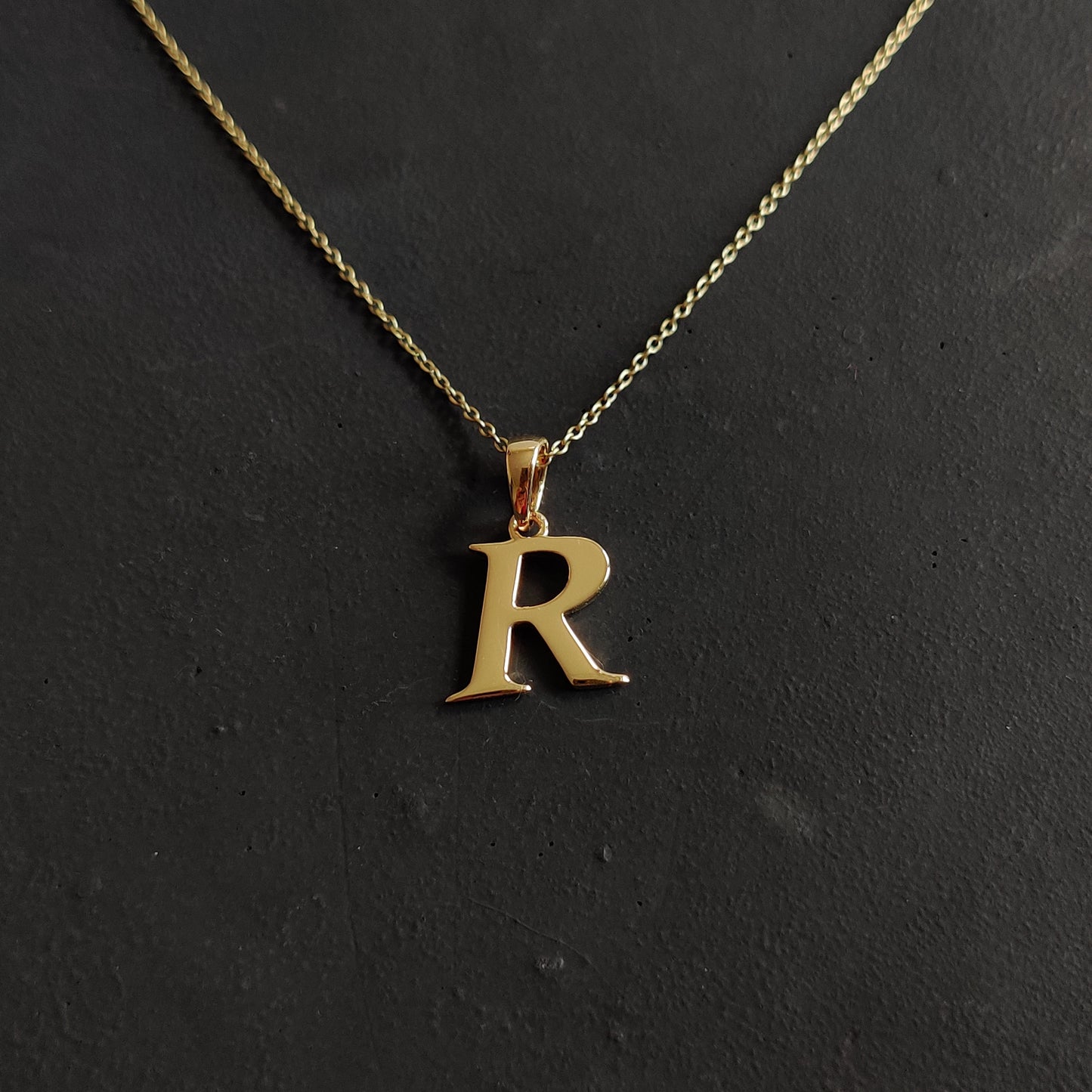 Colgante con inicial R en oro de 14 quilates, colgante con dije de inicial R en oro amarillo macizo, colgante con dije de oro, colgante con letra R, regalo de cumpleaños, colgante con letra