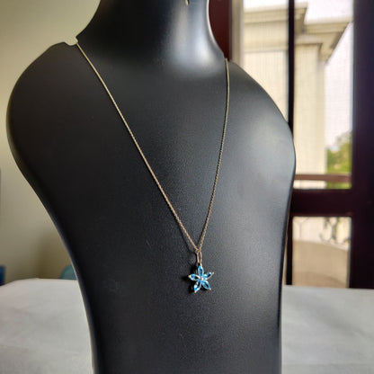 Colgante de topacio azul cielo natural, collar con dije de flor de piedra preciosa, colgante de oro amarillo macizo de 14 quilates, colgante de topacio en forma de flor, piedra natal de diciembre